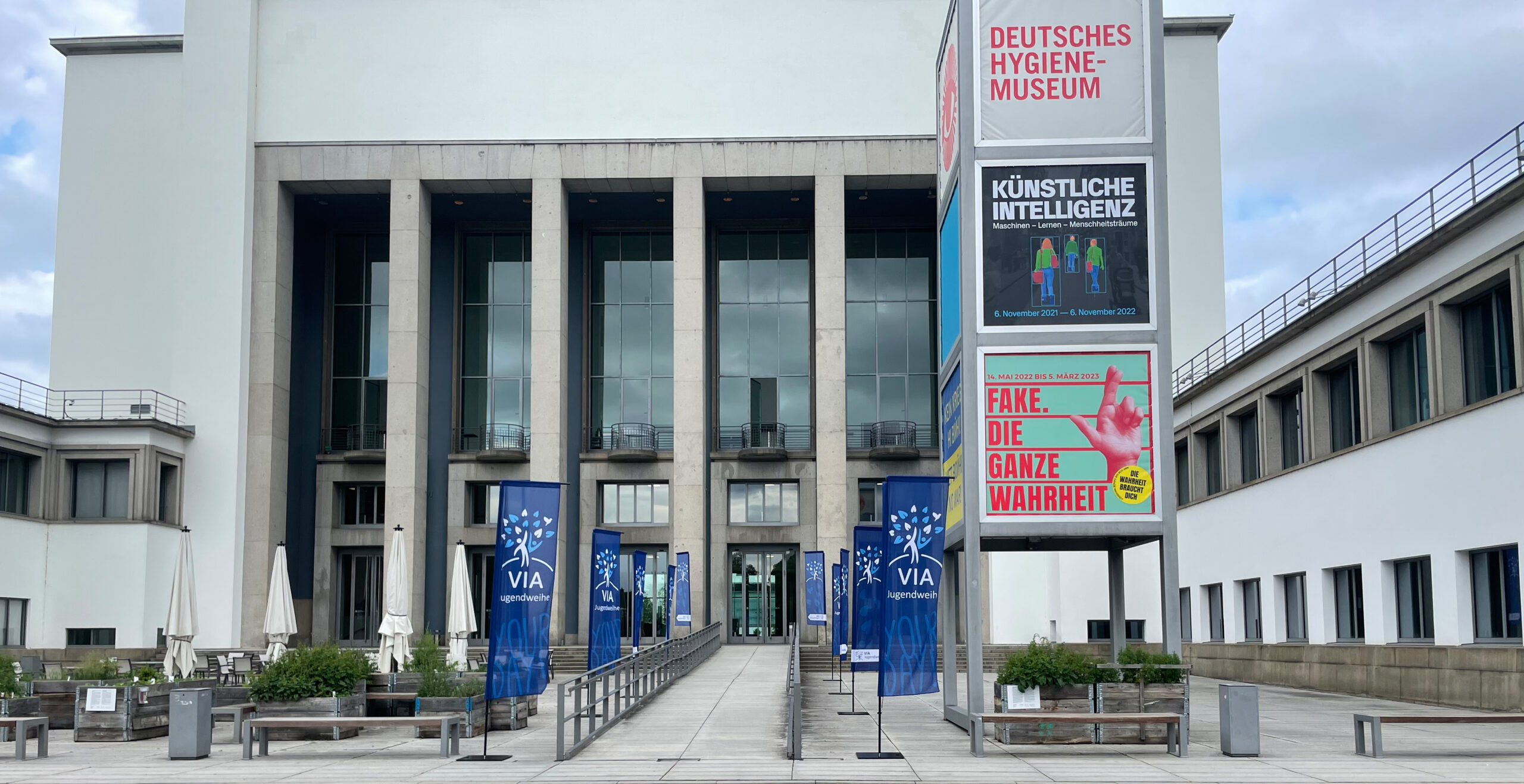 Dresden Das Stamm Haus der VIA-Jugendweihe ist das Hygienemuseum mitten in Dresden
